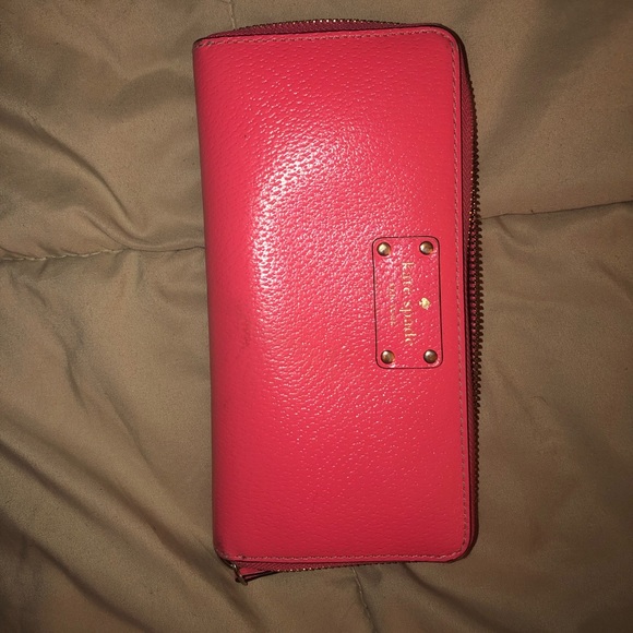 Kate Spade Wallet - Picture 1 of 3
